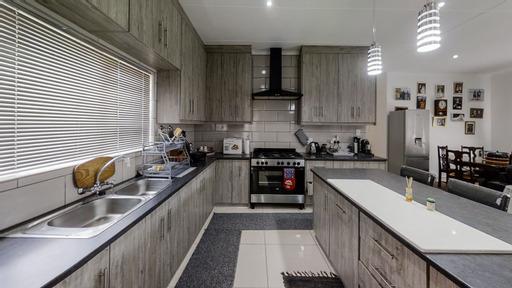 3 Bedroom Property for Sale in Saldanha Heights Western Cape